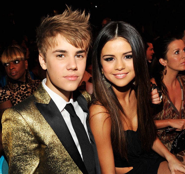 Selena Gomez namorou com Justin Bieber entre 2010 e 2013 (Reprod./Twitter)