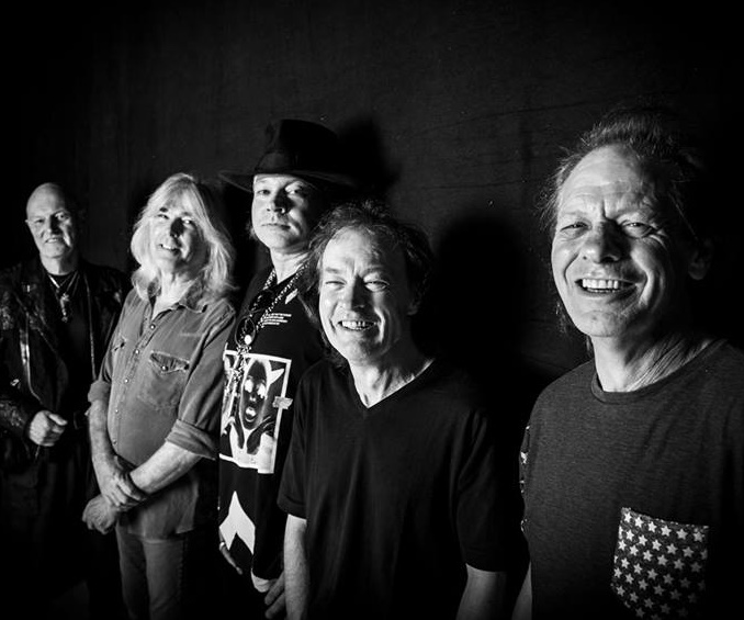Vocalista do Guns N' Roses substituirá Brian Johnson em turnê (Divulgação)