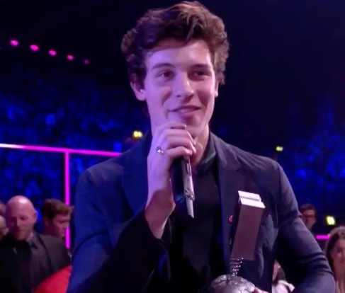 Shawn Mendes levou três prêmios para casa (Reprodução/Instagram)