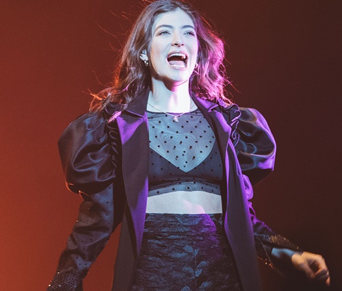 Lorde é a atração principal do festival, que acontece em novembro (Instagram)
