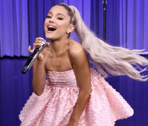Ariana surpreendeu fãs com resposta ousada (Reprodução)
